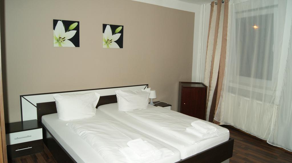 Hotel Pension Eberty Берлін Екстер'єр фото