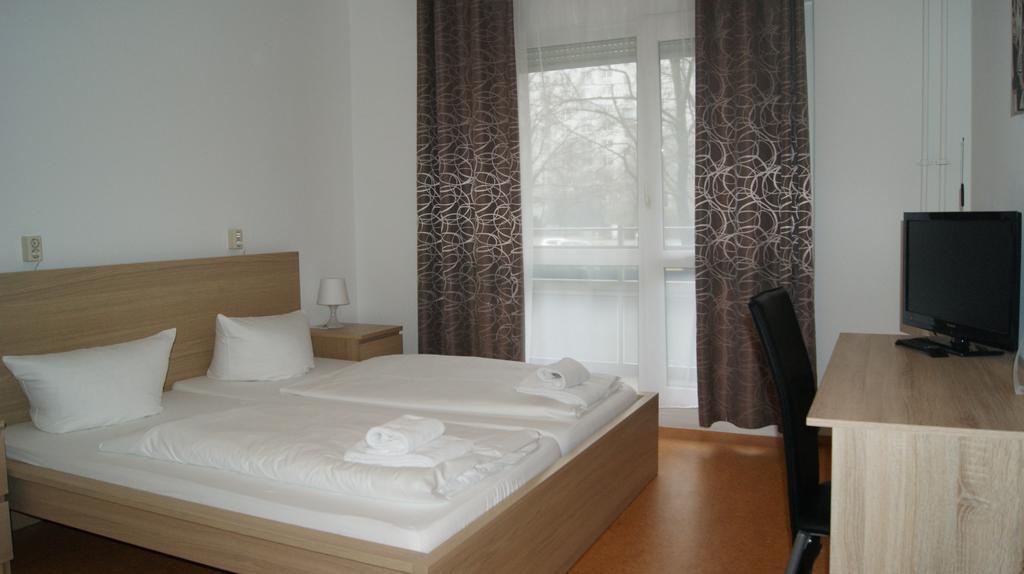 Hotel Pension Eberty Берлін Екстер'єр фото