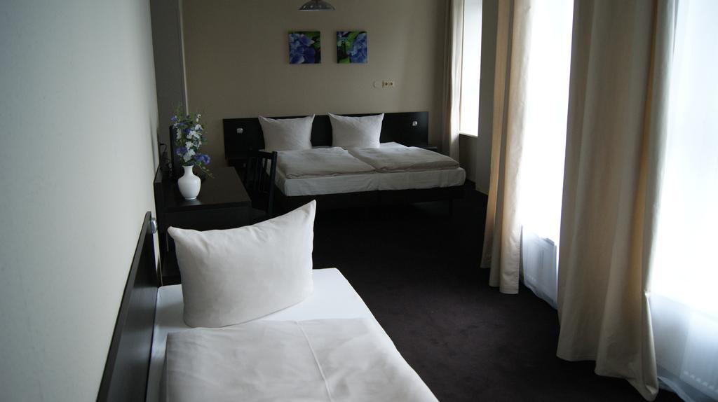 Hotel Pension Eberty Берлін Екстер'єр фото