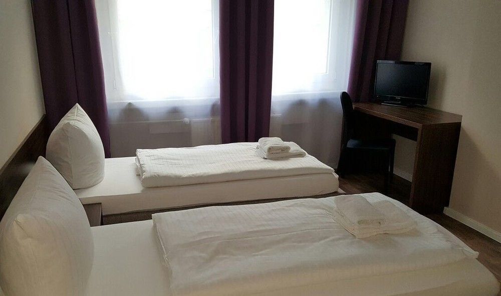 Hotel Pension Eberty Берлін Екстер'єр фото
